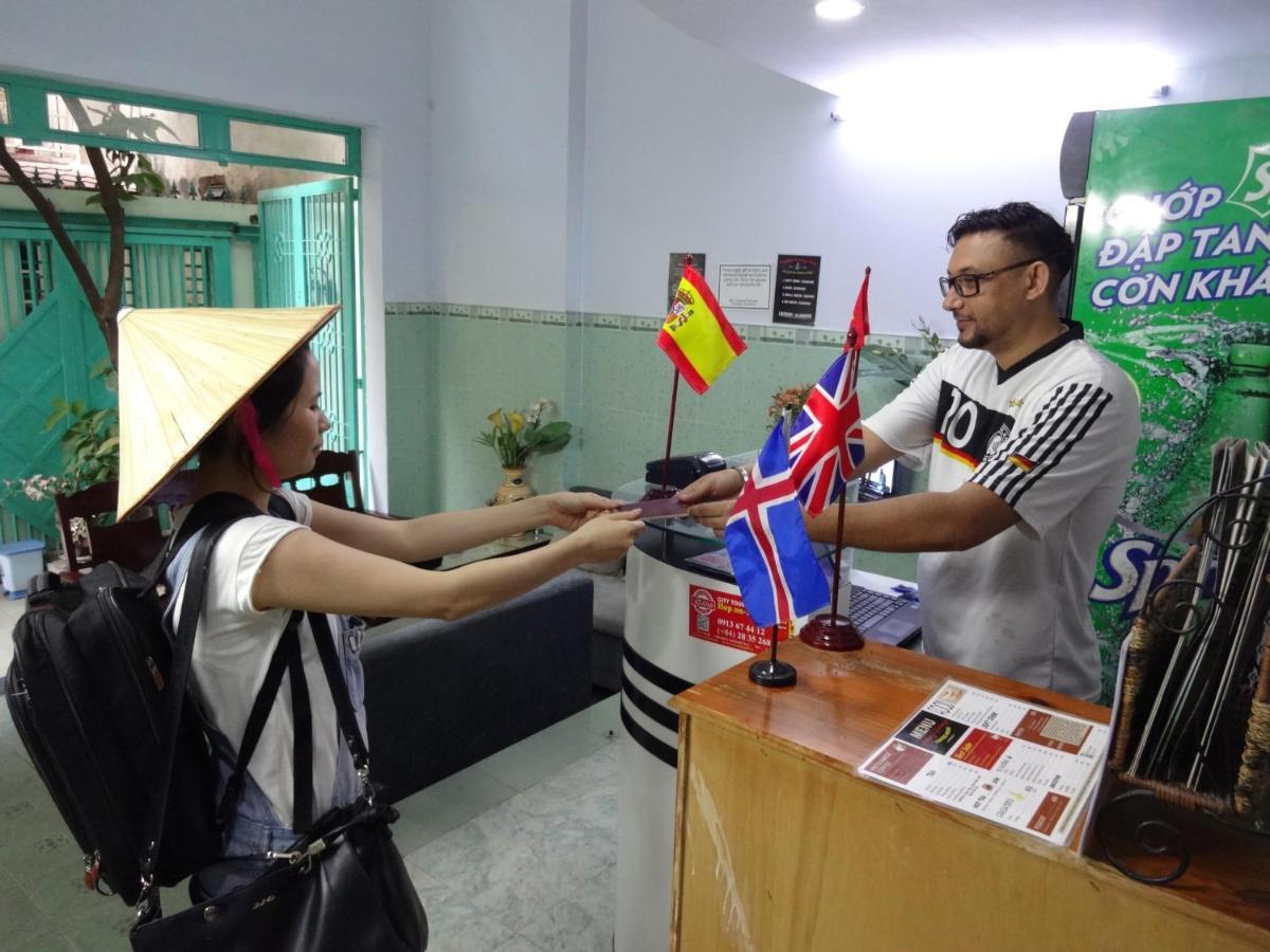 Language Exchange Hostel 2 胡志明市 外观 照片